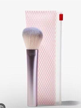 Glossier Wowder Brush